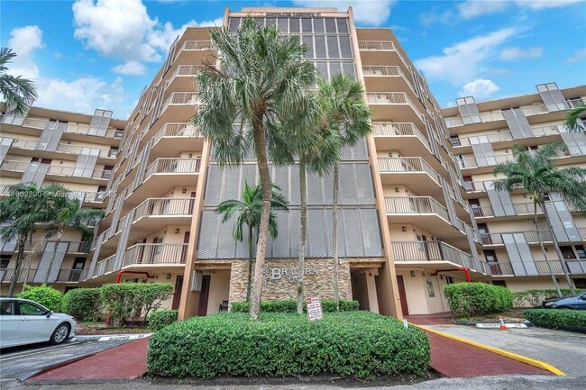 property at 3301 N Country Club Dr