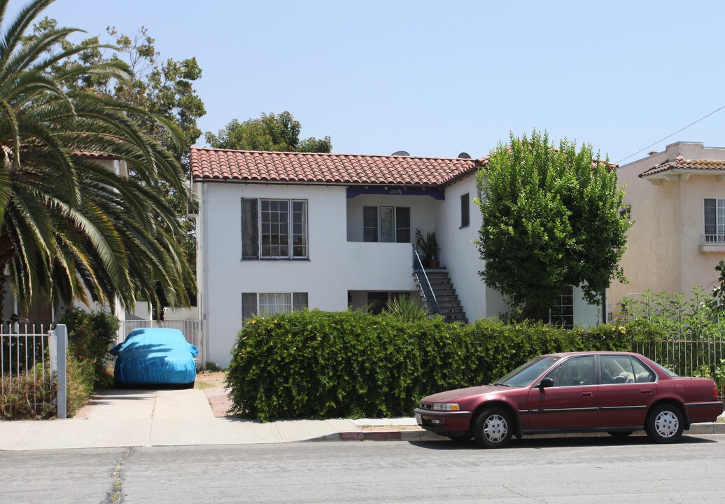 222 E Cedar Ave in Burbank, CA - Building Photo