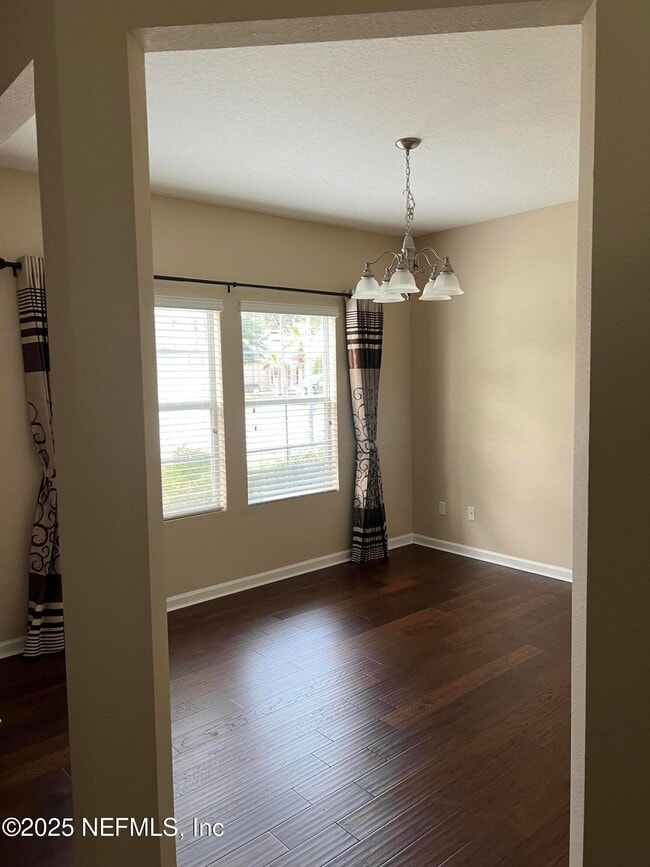 4586 Temple Lakes Dr in Jacksonville, FL - Building Photo - Building Photo