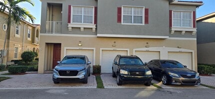 5818 Hampton Hills Blvd in Tamarac, FL - Building Photo - Building Photo