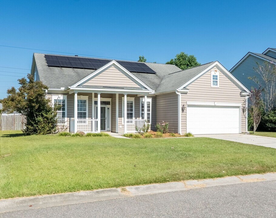7304 Coopers Hawk Dr in Hanahan, SC - Building Photo