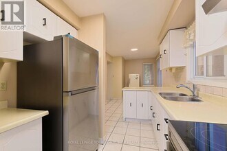 174 Roxanne Crescent in Toronto, ON - Building Photo - Building Photo