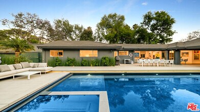 602 Whittier Dr in Beverly Hills, CA - Building Photo - Building Photo