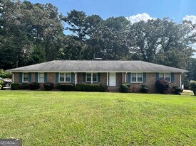 215 Old Oxford Rd in Covington, GA - Building Photo