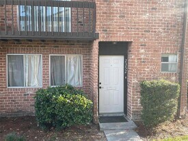 2352 Huntington Green Ct in Orlando, FL - Building Photo