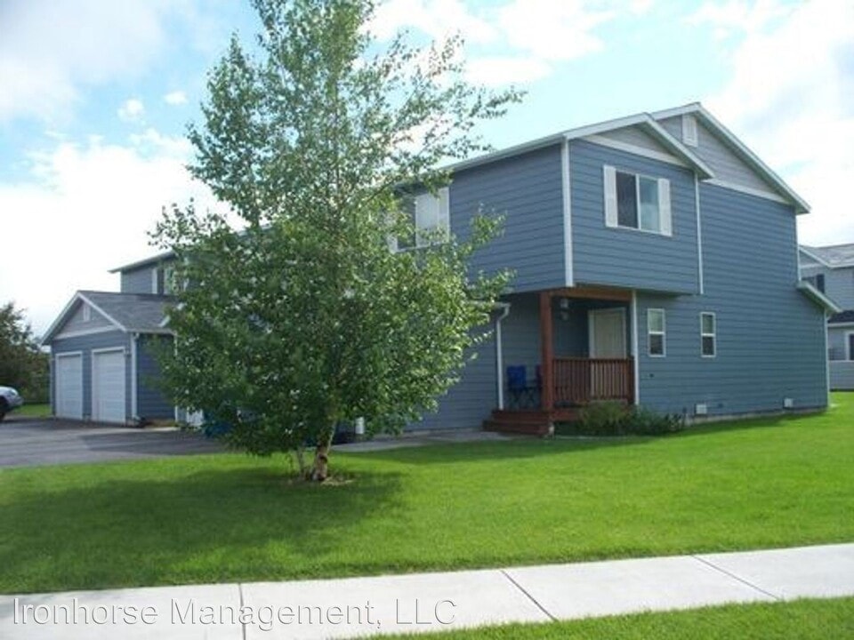 2411 Daws Dr in Bozeman, MT - Building Photo