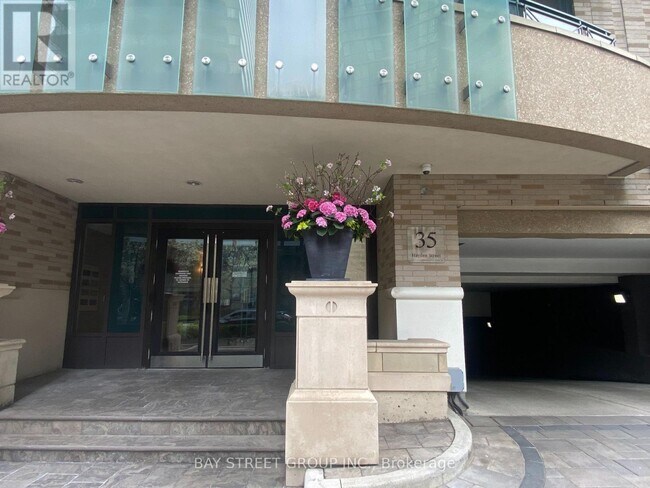 35 Hayden St in Toronto, ON - Building Photo - Building Photo