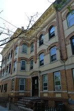 1830 Cornelia St in Ridgewood, NY - Foto de edificio - Building Photo