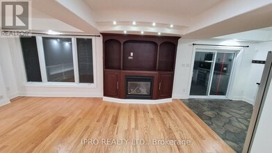 172 Lena Crescent in Cambridge, ON - Building Photo - Building Photo