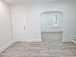 1758 Wayne Ave in Scranton, PA - Foto de edificio - Building Photo