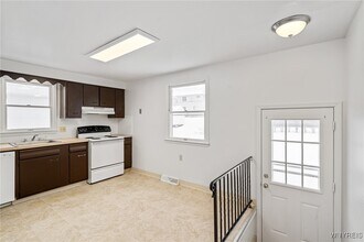 11 Lemans Dr in Depew, NY - Building Photo - Building Photo