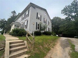 5466 S Ridge Rd, Unit 2 in Madison, OH - Building Photo