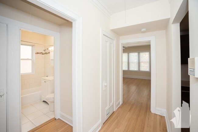 5208 N Leavitt St in Chicago, IL - Building Photo - Building Photo