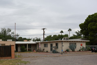 4702 E 4th St in Tucson, AZ - Building Photo - Building Photo