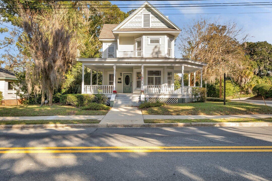 864 E Park Ave in Tallahassee, FL - Foto de edificio