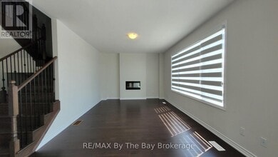 90 Sun Vly Ave in Wasaga Beach, ON - Building Photo - Building Photo