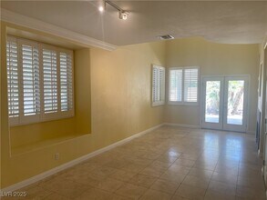 1136 Scenic Crest Dr in Henderson, NV - Building Photo - Building Photo