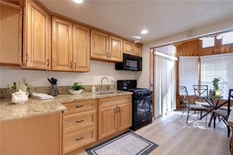 430 E Country Club Blvd in Big Bear, CA - Building Photo - Building Photo