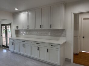 688 Atchison St in Pasadena, CA - Foto de edificio - Building Photo