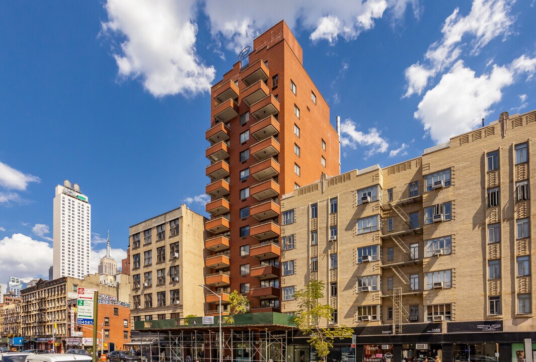 Prime Chelsea Retail on 7th Ave - The Atrium in New York, NY - Building Photo