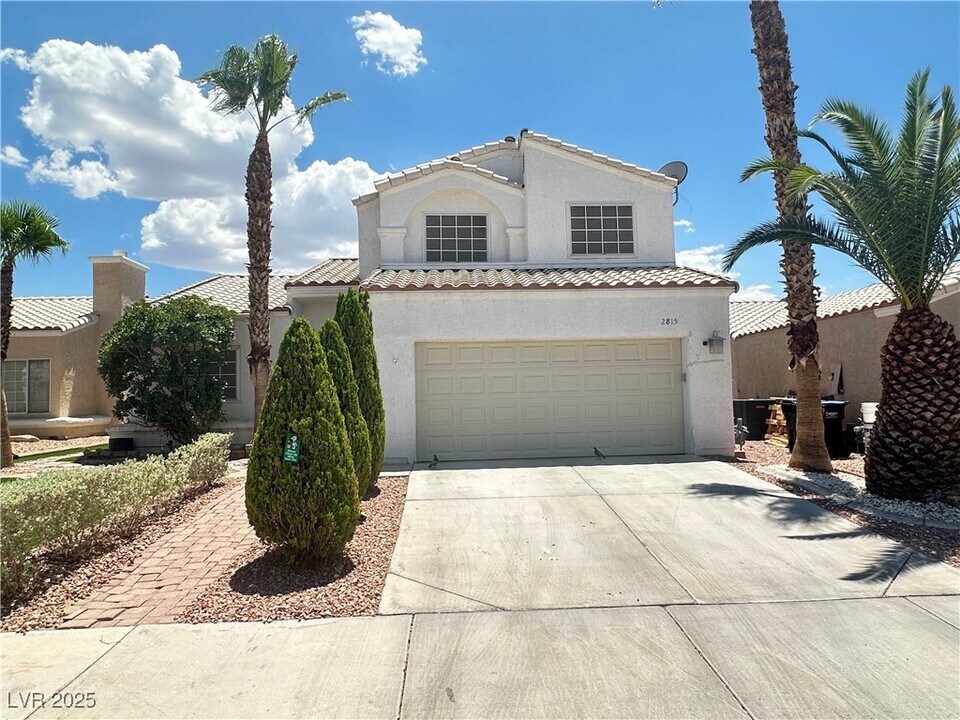 2815 Yorkshire Ave in Henderson, NV - Building Photo