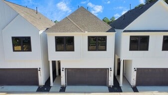 2349 Hoskins Dr in Houston, TX - Building Photo