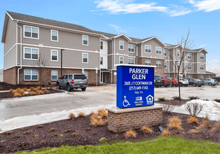 Parker Glen in Champaign, IL - Foto de edificio - Building Photo