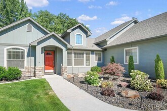 4109 N Breeze Creek Way in Meridian, ID - Building Photo - Building Photo