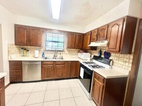 518 Linden Ave in Niceville, FL - Building Photo - Building Photo