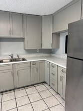 6238 Wauconda Way W in Greenacres, FL - Foto de edificio - Building Photo