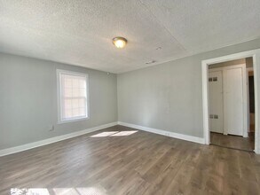 2022 38th St in Lubbock, TX - Building Photo - Building Photo