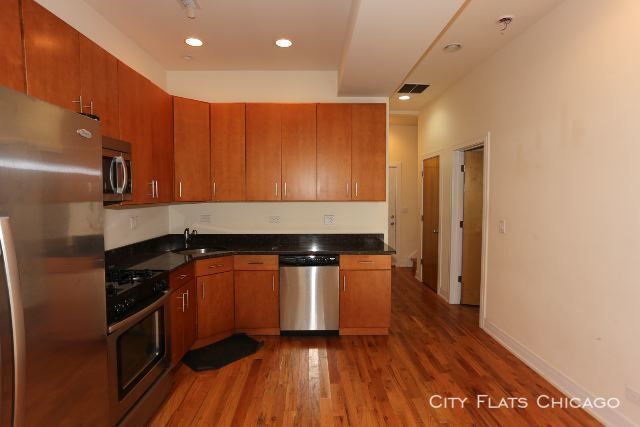 2835 N Damen Ave-Unit -Unit 3F in Chicago, IL - Building Photo - Building Photo