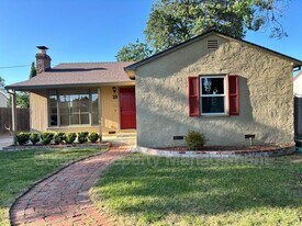 29 Southwood Dr in Woodland, CA - Building Photo