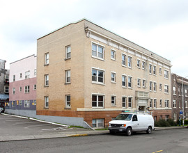 Campus Apartments in Seattle, WA - Building Photo - Building Photo