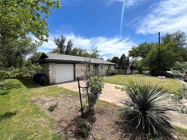 2503 Biggs Dr in Austin, TX - Building Photo - Building Photo