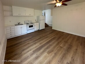 1890 Almond Avenue, Unit Apt. C in Walnut Creek, CA - Building Photo - Building Photo