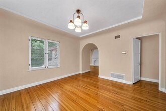 854 S Wooster St in Los Angeles, CA - Building Photo - Building Photo
