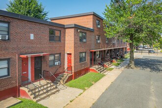 Latrobe Homes in Baltimore, MD - Building Photo - Building Photo