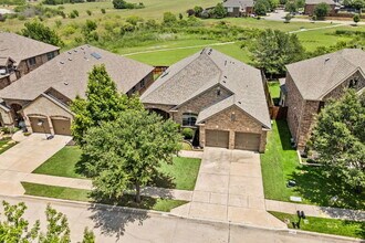 12736 Connemara Ln in Fort Worth, TX - Foto de edificio - Building Photo