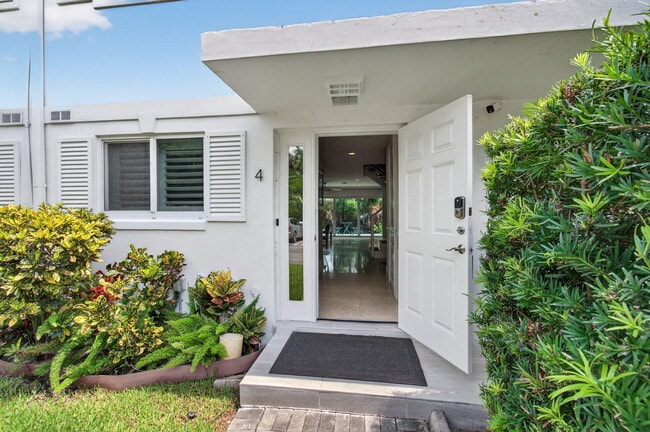 130 Andrews Ave in Delray Beach, FL - Building Photo - Building Photo
