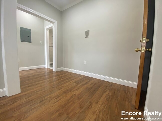 33 Highgate St in Boston, MA - Foto de edificio - Building Photo