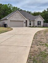 4074 Jayce Michael Dr. in Shreveport, LA - Building Photo