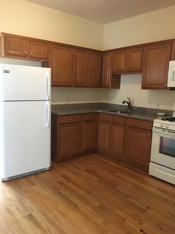 423 Pawtucket St in Lowell, MA - Building Photo - Building Photo