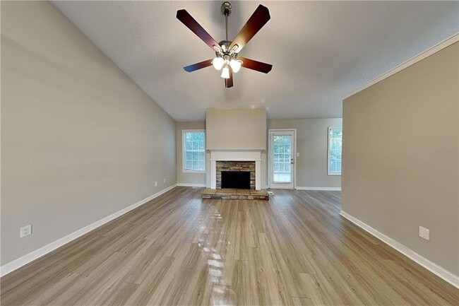 132 Hickory View Ln in Acworth, GA - Building Photo - Building Photo