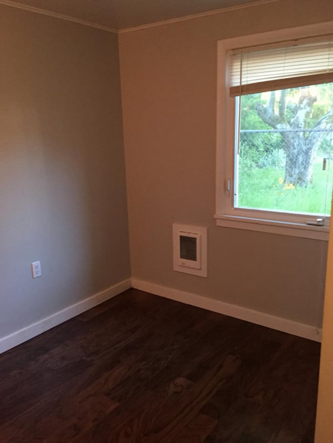 6833 25th Ave NE in Seattle, WA - Building Photo - Building Photo