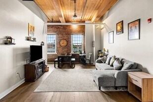 130 John St in Lowell, MA - Building Photo