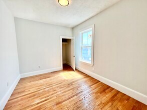 79 Sydney St, Unit 3 in Boston, MA - Foto de edificio - Building Photo