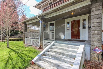 3929 SE 70th Ave in Portland, OR - Building Photo - Building Photo