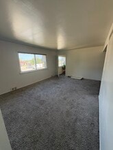 1803 Saint Johns Blvd in Lincoln Park, MI - Foto de edificio - Building Photo