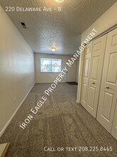 220 Delaware Ave in Nampa, ID - Building Photo - Building Photo